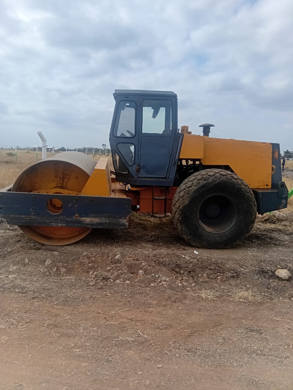 Vibratory rollers available for hire